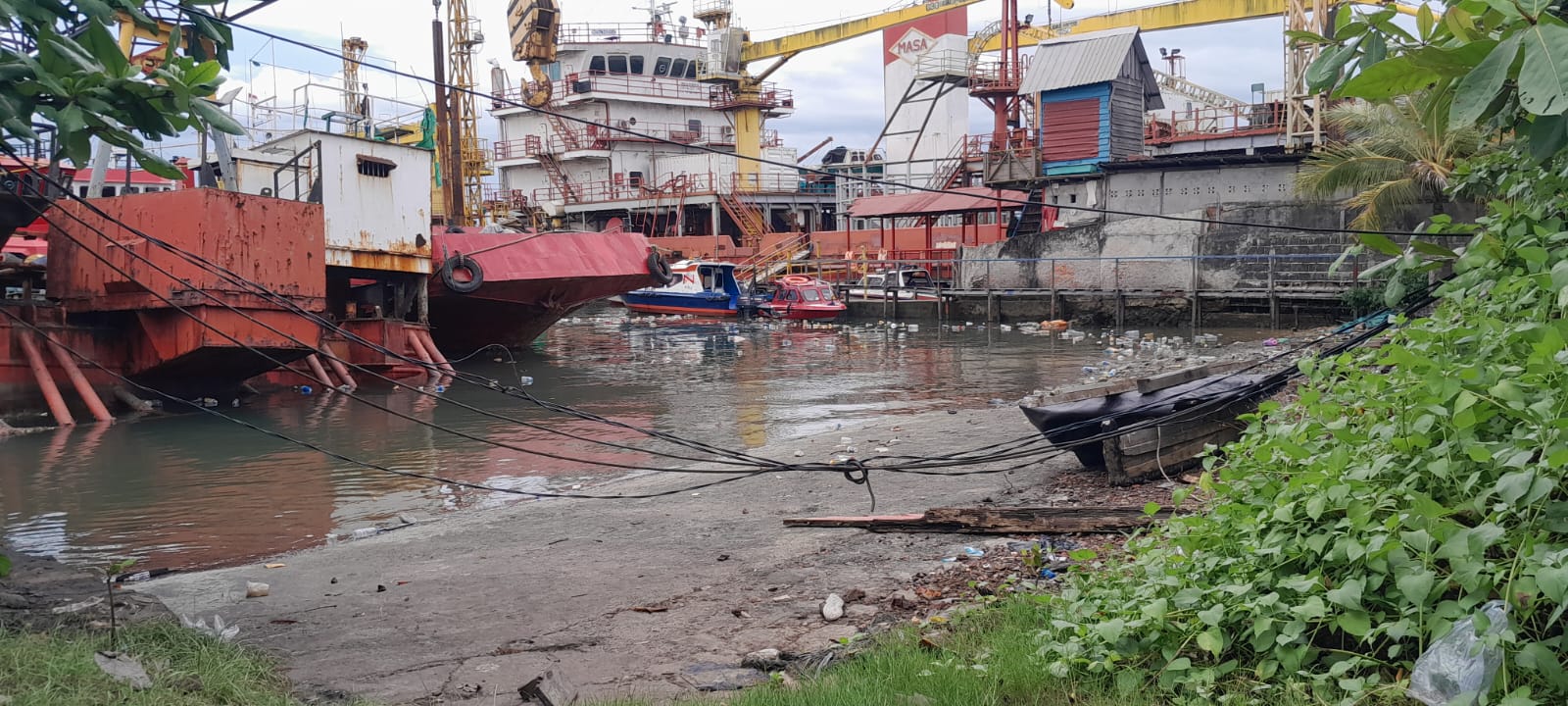 Jejak LCT Merah dan Mobil Tangki: Misteri Dugaan Penimbunan Solar di Balikpapan Barat