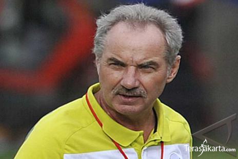 La Nyalla Kembalikan Riedl Jadi Pelatih Timnas 84alfred-riedl6.jpg